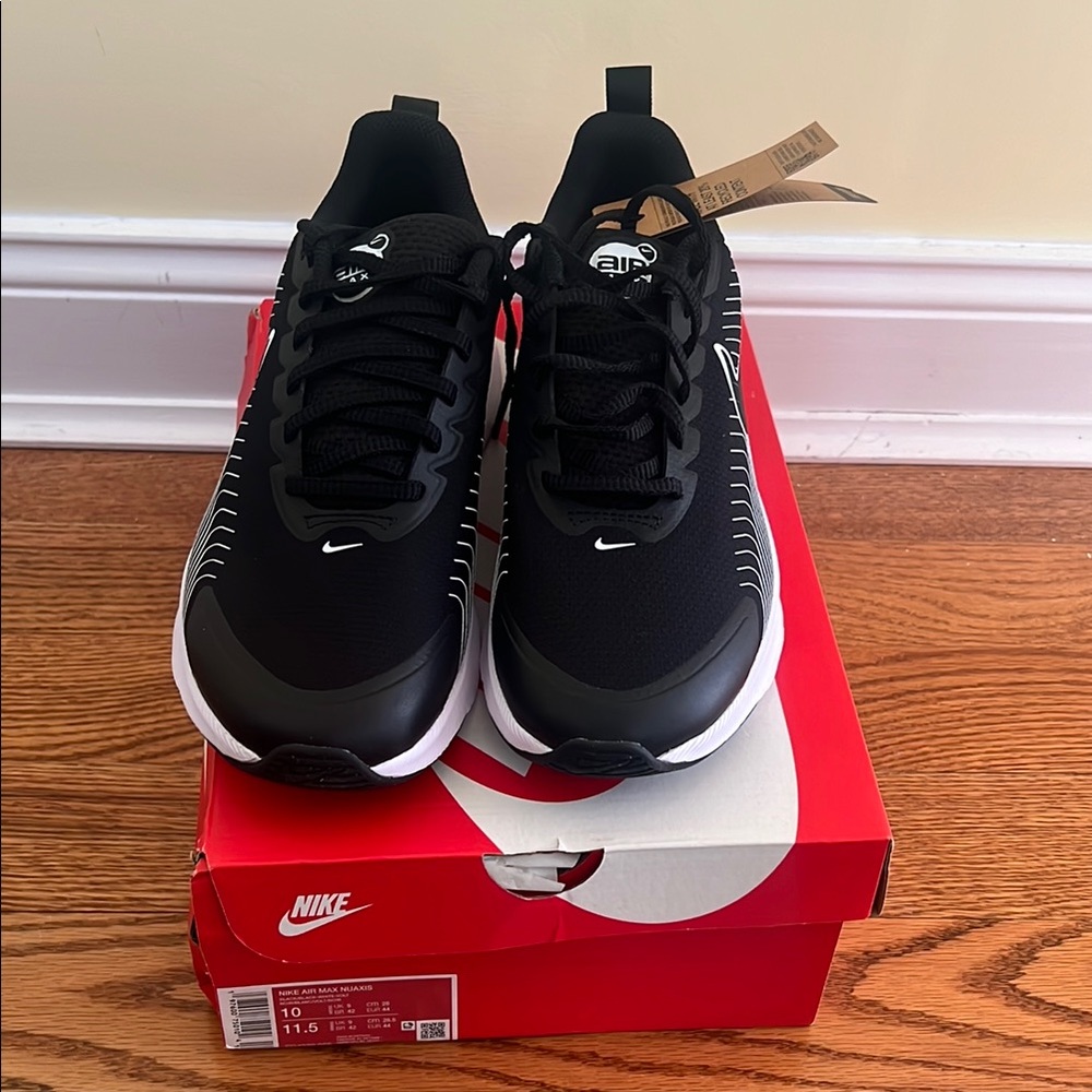 Nike Black and White Air Max Sneakers - Picture 3 of 4